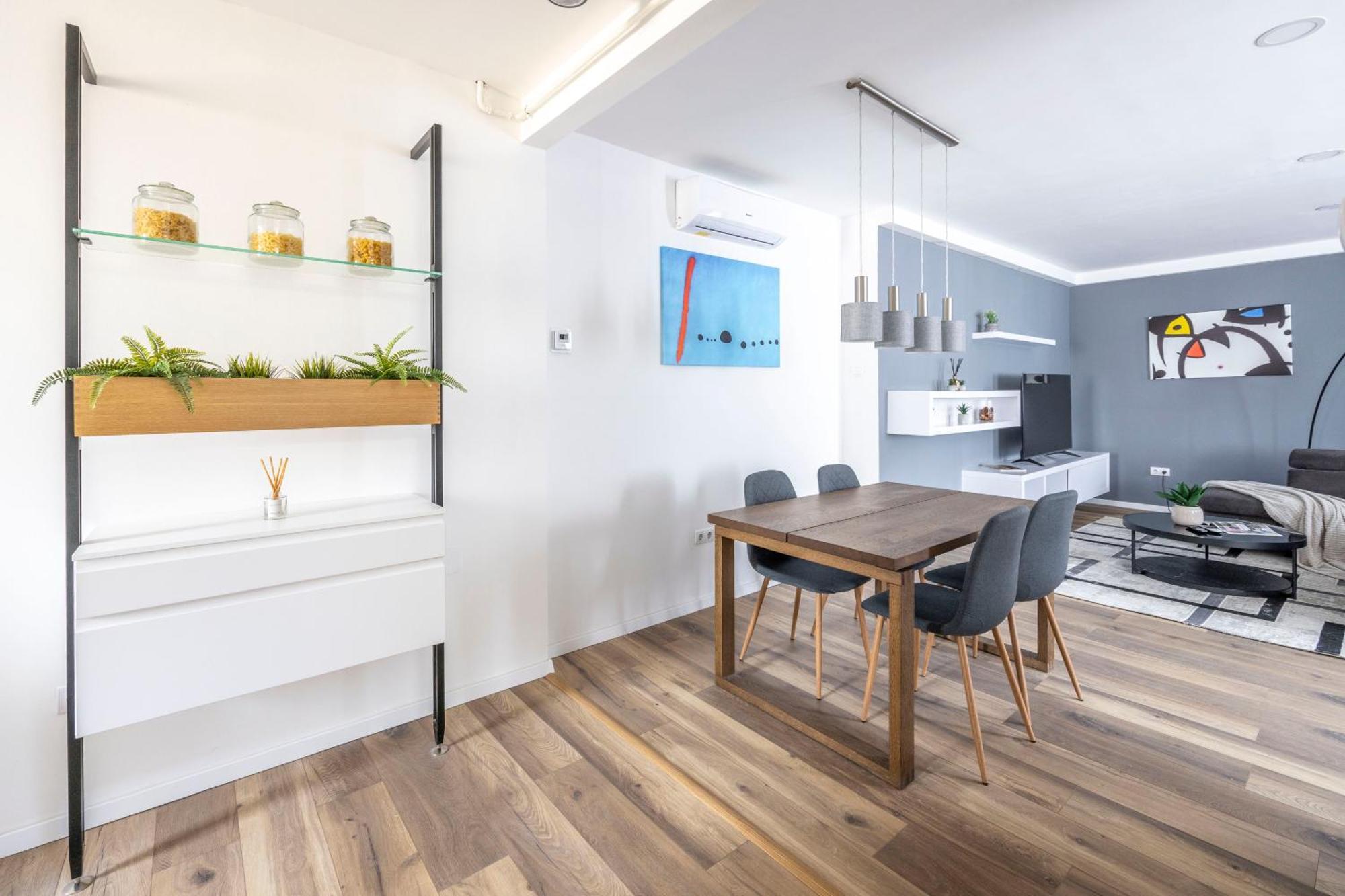 Exclusive & Central Duplex Residence By Prestige Homes — Photos 2